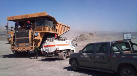 30年重量级携手，成就民央企里程碑式精诚合作典范——奥吉娜重负荷防冻液保驾护航中国矿山重载自卸车30年